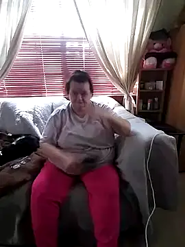 Snapshot of Bayou_Woman68 chatting on 09.13.25 Bayou Woman68 online show from 09.13.25