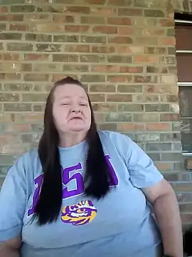 Snapshot of Bayou_Woman68 chatting on 10.31.25 Bayou Woman68 online show from 10.31.25