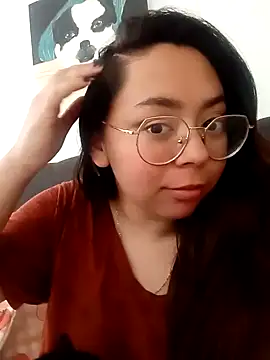 Snapshot of Peach-Lawrence chatting on 12.19.24 Peach-Lawrence online show from 12.19.24