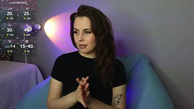 Aisha Riley online show from 10.03.25