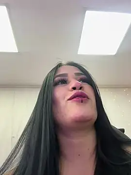 chica Hetfield online show from 12.26.24