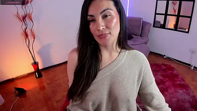 Snapshot of Elizabeth_taylor_b chatting on 01.08.25 Elizabeth taylor b online show from 01.08.25