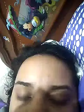 Snapshot of _Miaaleon chatting on 11.13.25 Miaaleon online show from 11.13.25