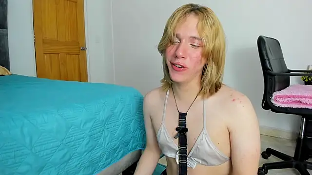 Snapshot of _Little_angel69 chatting on 01.02.25 Little angel69 online show from 01.02.25