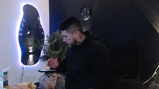 Ash gusbig online show from 03.19.25