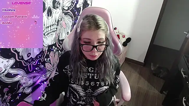 GamerCarrie online show from 02.20.25