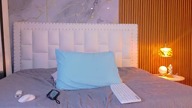 indianschoolgirl online show from 04.03.26