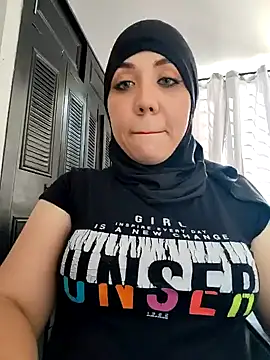 Snapshot of AmbarBurhan chatting on 01.15.25 AmbarBurhan online show from 01.15.25