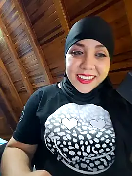 Snapshot of AmbarBurhan chatting on 02.04.25 AmbarBurhan online show from 02.04.25