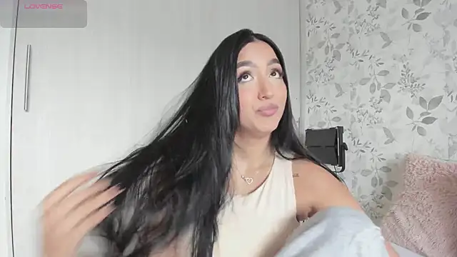 Snapshot of HannaSexTime chatting on 04.17.26 HannaSexTime online show from 04.17.26