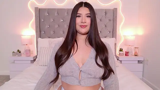 JuliaSUMMERS2022 online show from 04.16.26