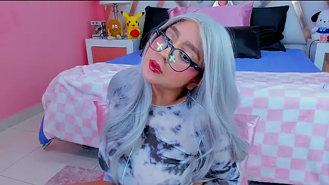 Snapshot of AnngelaSkye chatting on 02.08.25 AnngelaSkye online show from 02.08.25