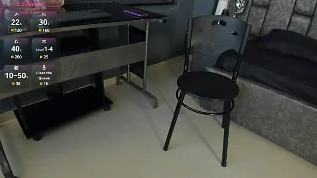 Snapshot of Matureyulyet chatting on 02.24.25 Matureyulyet online show from 02.24.25