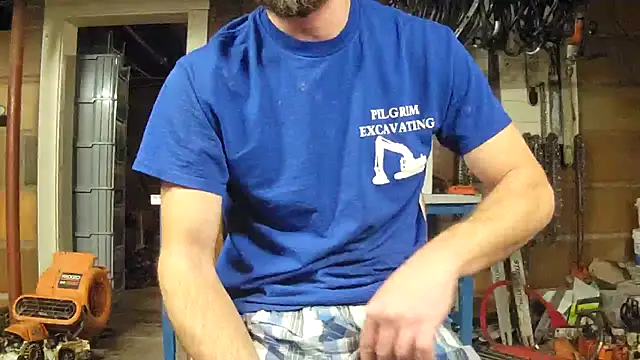 Snapshot of Bigoleslong98765 chatting on 11.25.25 Bigoleslong98765 online show from 11.25.25