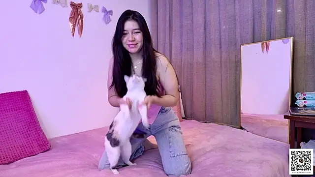 pink flower  online show from 04.28.26