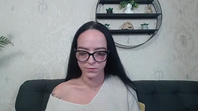 IzabelllNoir online show from 11.24.25