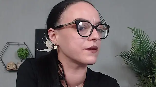 Snapshot of IzabelllNoir chatting on 05.15.26 IzabelllNoir online show from 05.15.26