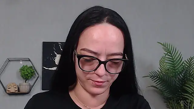 Snapshot of IzabelllNoir chatting on 05.23.26 IzabelllNoir online show from 05.23.26
