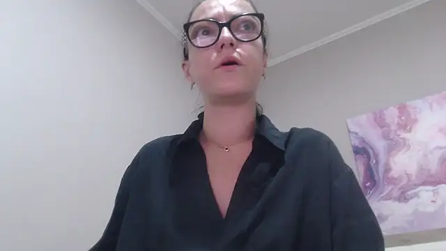 Snapshot of IzabelllNoir chatting on 06.24.26 IzabelllNoir online show from 06.24.26
