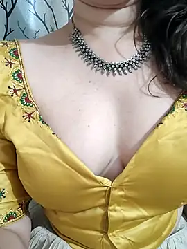 Brown Maxi online show from 03.07.25