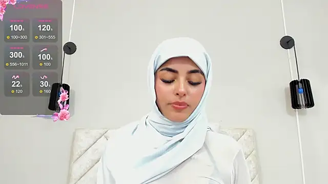 Snapshot of Lea_nahid chatting on 12.04.24 Lea nahid online show from 12.04.24