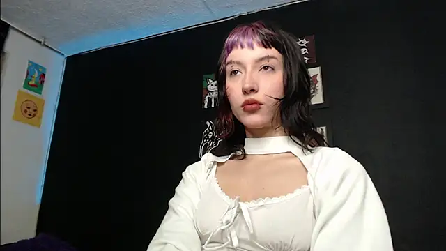 Snapshot of niakat_ chatting on 01.17.25 niakat online show from 01.17.25