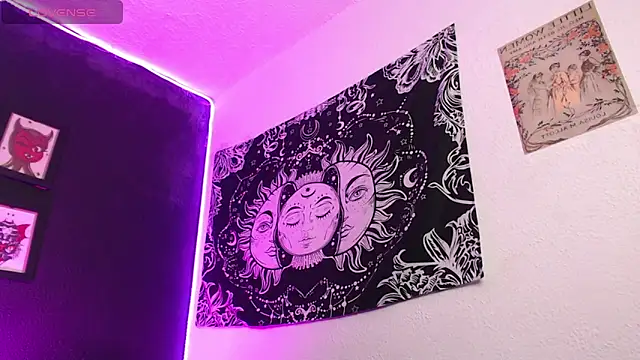 Snapshot of niakat_ chatting on 09.17.25 niakat online show from 09.17.25