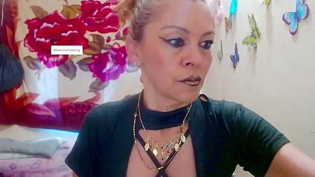 Snapshot of electra-mommy chatting on 10.23.25 electra-mommy online show from 10.23.25