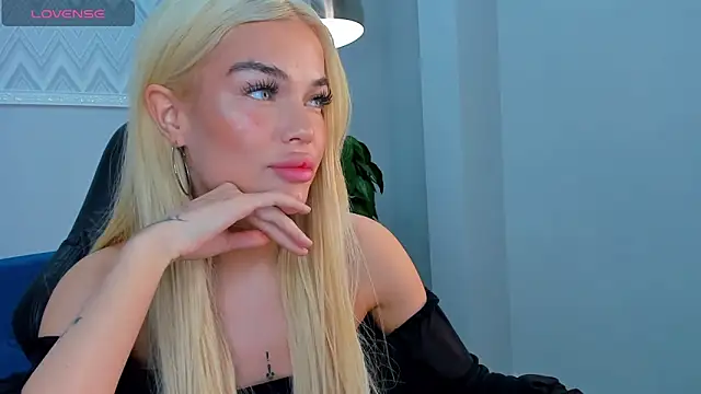 Snapshot of Angel_Sapphire_ chatting on 03.02.25 Angel Sapphire online show from 03.02.25