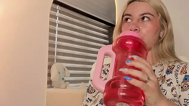 AtheneaRossi online show from 10.14.25