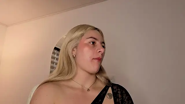 AtheneaRossi online show from 10.20.25