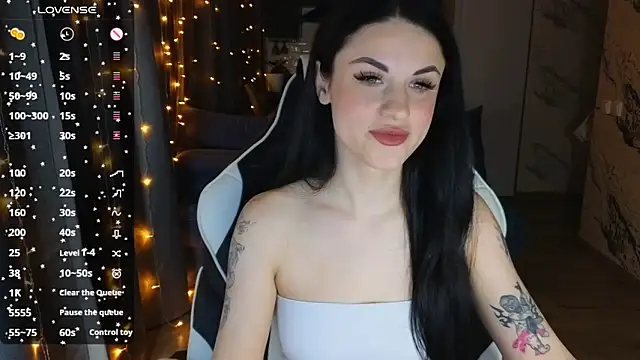 Mary   Moore online show from 03.11.25