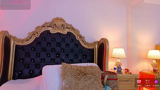 Snapshot of AdelinaVans chatting on 03.10.26 AdelinaVans online show from 03.10.26