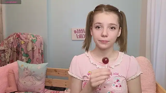 PrincessLittleKiki online show from 10.11.25