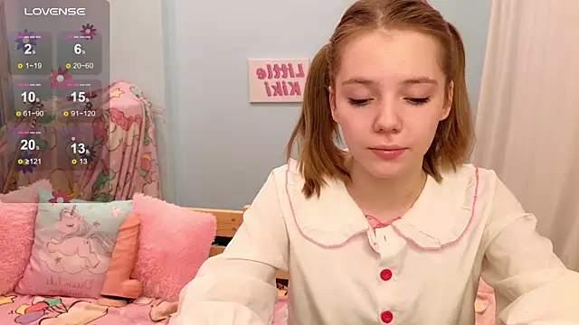 PrincessLittleKiki online show from 11.11.25