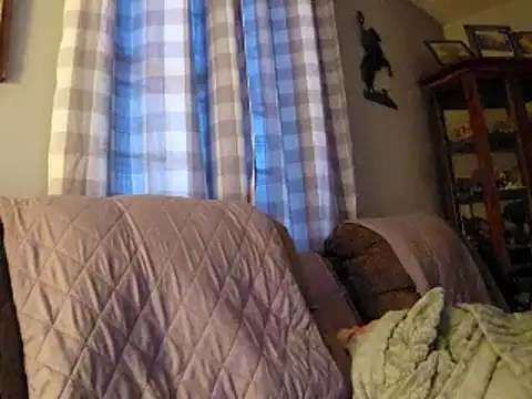 Snapshot of Seymour93 chatting on 01.25.25 Seymour93 online show from 01.25.25