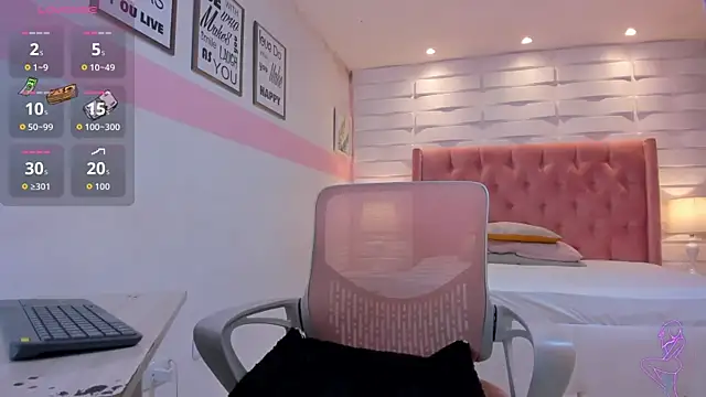 Snapshot of mhelissaw chatting on 12.02.25 mhelissaw online show from 12.02.25