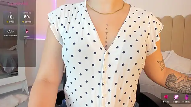 anna-henao online show from 12.23.24