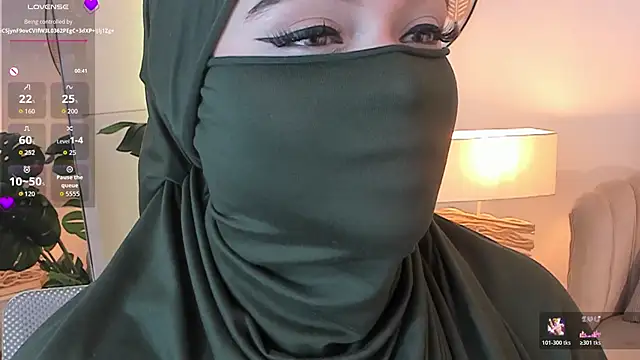 Snapshot of anna-henao chatting on 04.18.26 anna-henao online show from 04.18.26