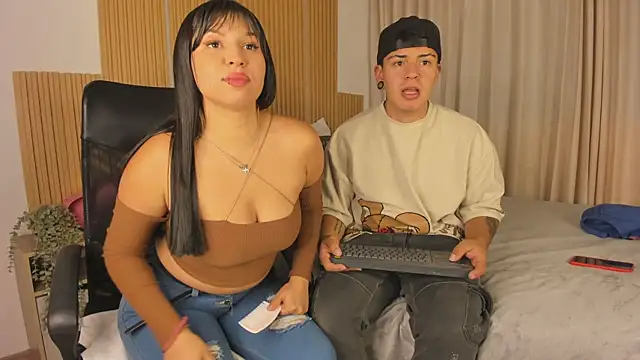 Snapshot of lucy_Bensonn chatting on 02.21.25 lucy Bensonn online show from 02.21.25