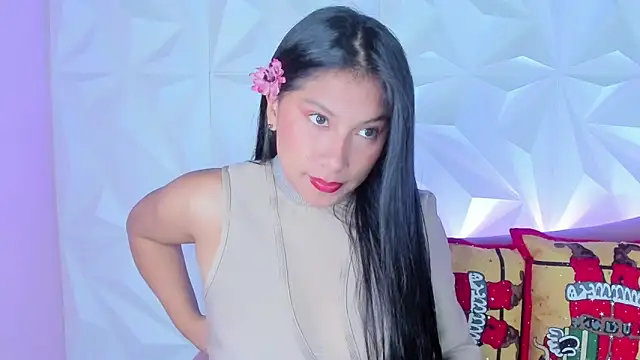 LinnaGardenia online show from 12.20.24