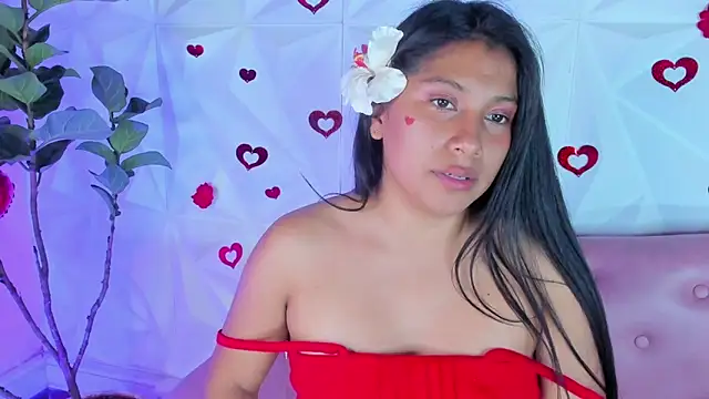 LinnaGardenia online show from 02.14.25