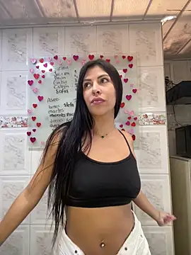 Snapshot of Alanna_atm_ chatting on 02.04.25 Alanna atm online show from 02.04.25