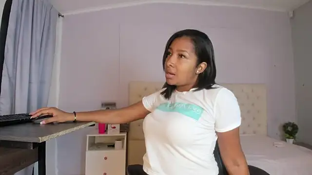 Snapshot of nami_sam01 chatting on 01.28.25 nami sam01 online show from 01.28.25