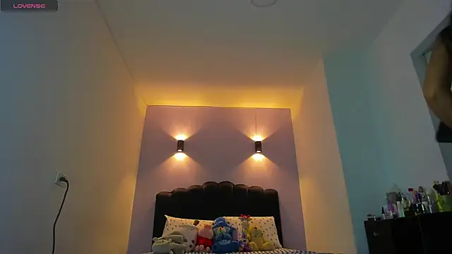 Sofia Clauss  online show from 02.11.26