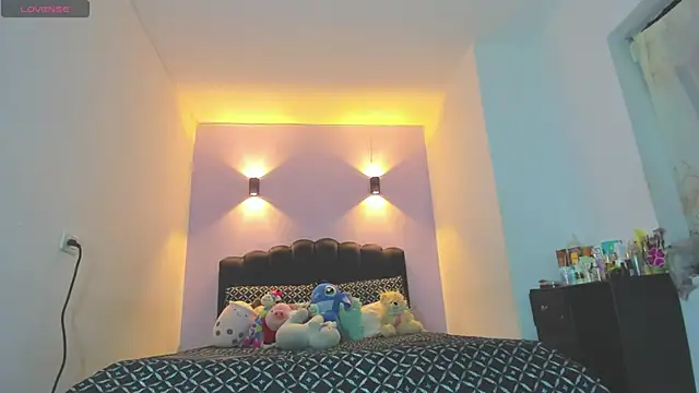 Sofia Clauss  online show from 05.17.26