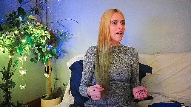 Snapshot of CanadianBeaver6969 chatting on 10.11.25 CanadianBeaver6969 online show from 10.11.25