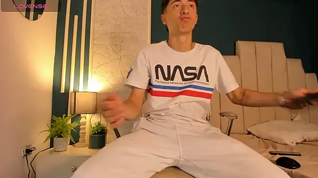 Snapshot of AlessandroDybala chatting on 01.18.25 AlessandroDybala online show from 01.18.25