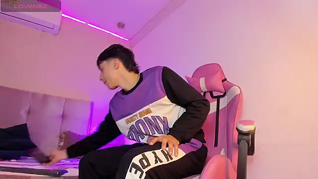 Snapshot of AlessandroDybala chatting on 02.18.25 AlessandroDybala online show from 02.18.25