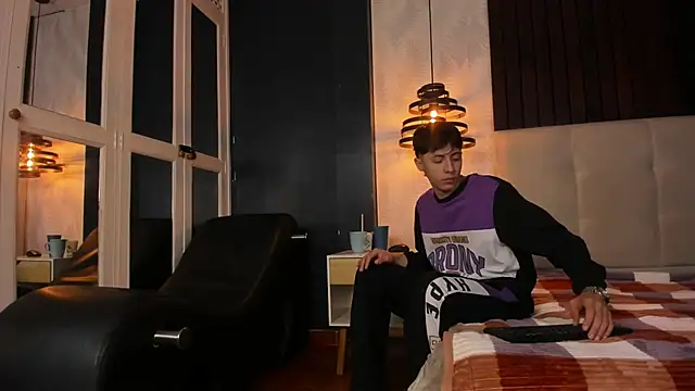 Snapshot of AlessandroDybala chatting on 03.21.25 AlessandroDybala online show from 03.21.25